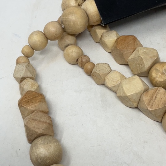 NWT Anokha 6 ft. Wooden Geometric Beaded Garland  with Tassels - Picture 3 of 8